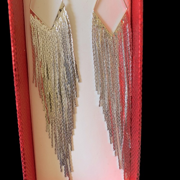 House of Harlow - Picture 3 of 4